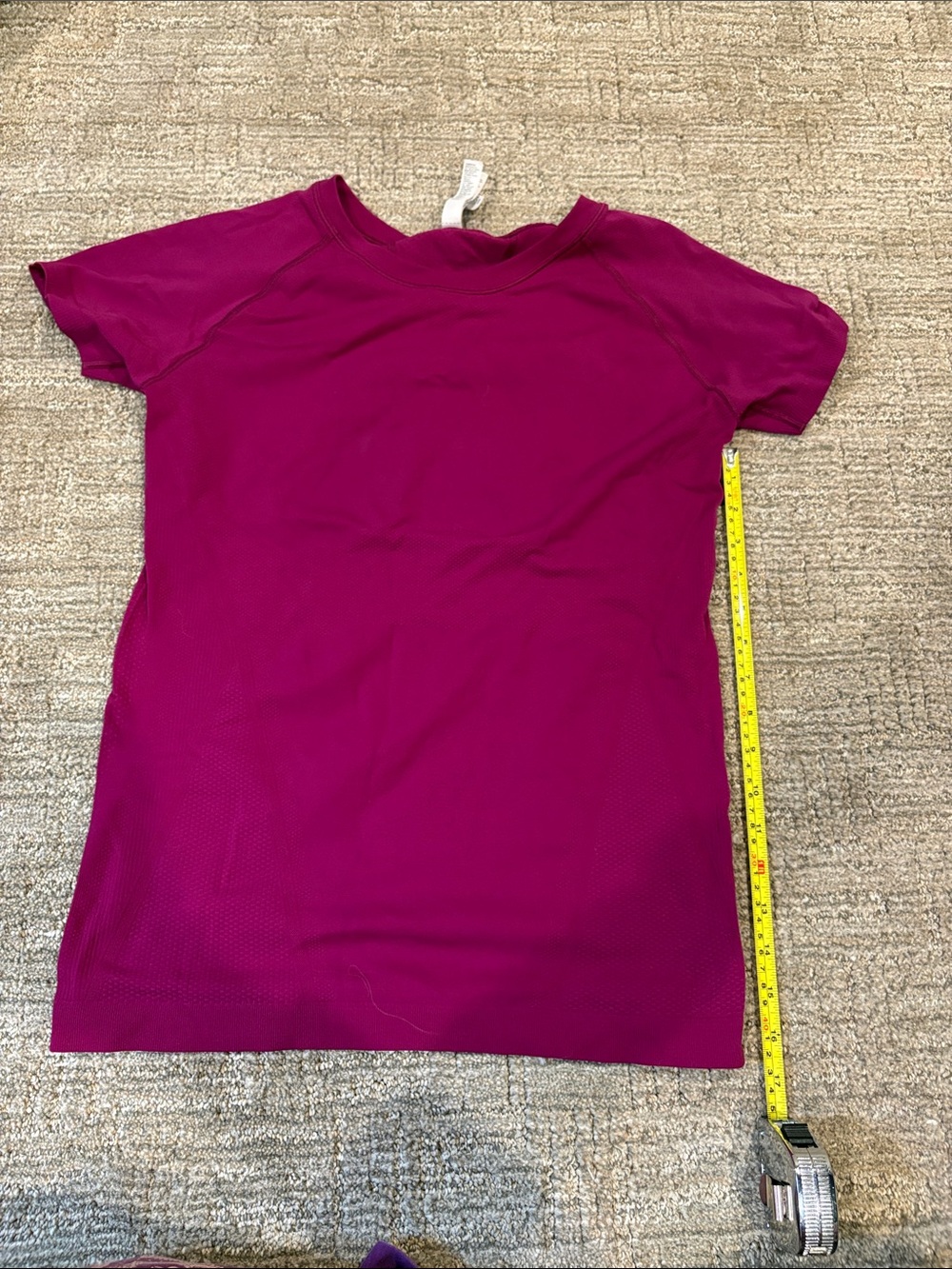 Athleta women’s momentum crew neck tshirt. Size M. Magenta. Like new.
